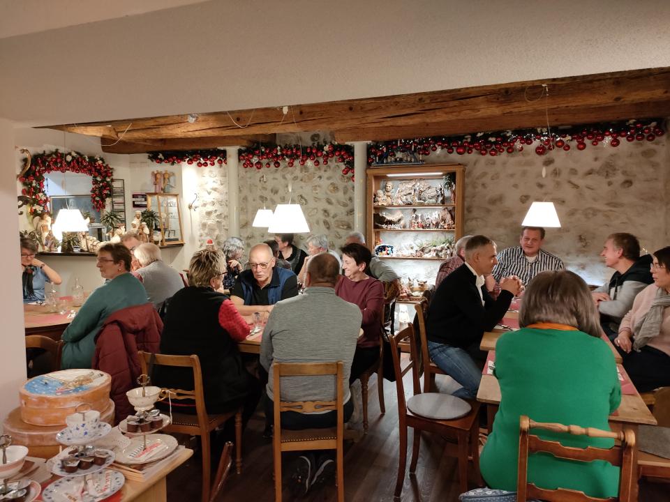 Geselliges Beisammensein im Bistro