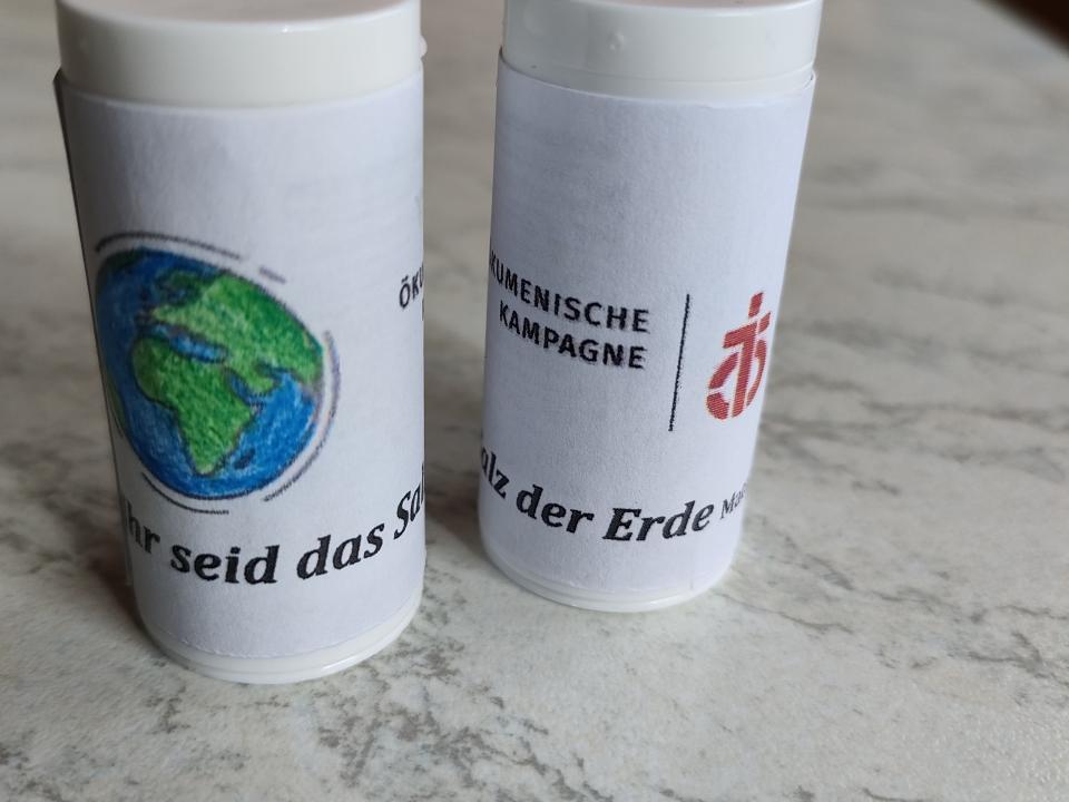 Verzierte Salzstreuer als Bhaltis am Suppentag