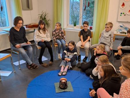 Vorbereitung auf den Gottesdienst und die Frage: Was ist die Taufe?