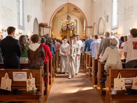 Auszug aus der Kirche
